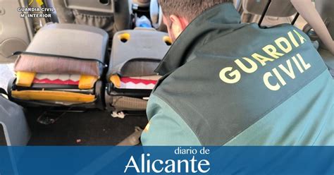 La Guardia Civil interviene más de 3 400 cajetillas de tabaco de