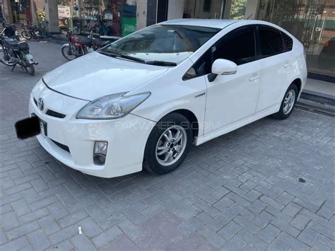 Toyota Prius S Led Edition For Sale In Lahore Pakwheels