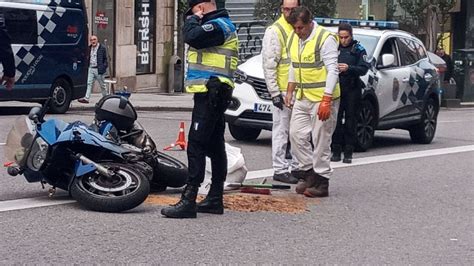 Herido Un Motorista Al Ser Arrollado Por Un Coche En El Centro De Vigo