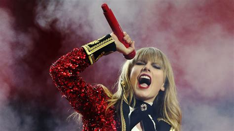 Taylor Swift Announces Massive “Red (Taylor’s Version)” Tracklist ...