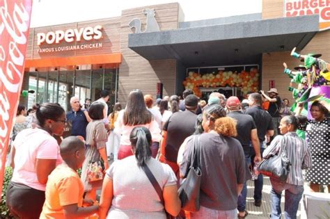 Inauguran La Primera Franquicia Popeyes RD