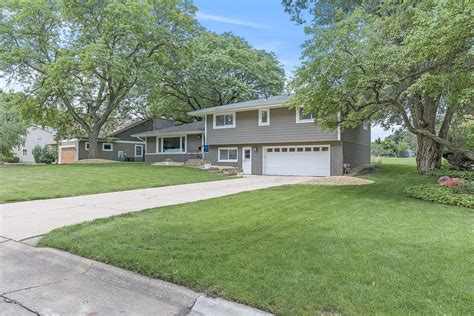 5504 Mcguire Rd Edina Mn 55439 Mls 6537632 Coldwell Banker