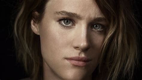 Mackenzie Davis The Girl Genius Of Halt And Catch Fire Mackenzie