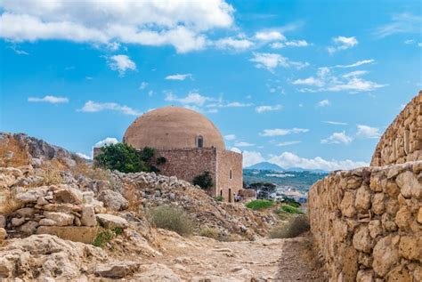 Fortaleza De Fortezza En La Ciudad De Rethymno Creta Foto Premium