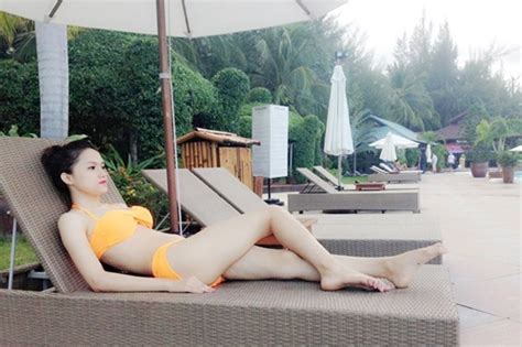 Hương Giang Idol mặc bikini gây sốt