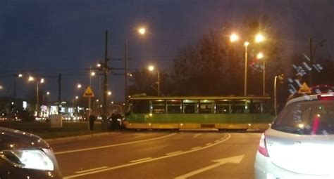 Mpk Pozna Zderzenie Tramwaju Z Samochodem Na Rondzie Rataje G Os