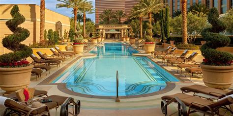 The Palazzo Pool Deck Las Vegas | Photos, Reviews and Information