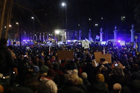 Wojna na Ukrainie Wielka manifestacja przed Ambasadą Federacji