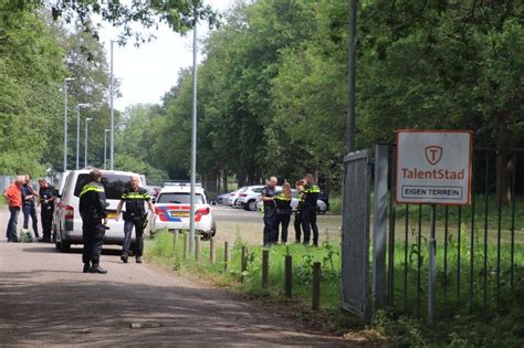 Lichaam Aangetroffen Op Parkeerterrein Talentstad Beroepscollege In