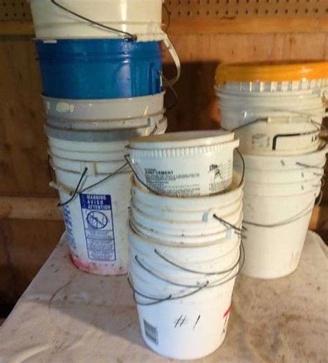 Bushel Baskets, Milk Crates + Plastic Buckets - Sherwood Auctions