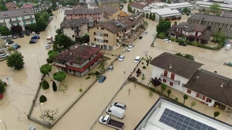 Andrea Zhok La vera emergenza è la salute idrogeologica del nostro