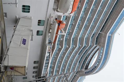 feet   royal princess seawalk