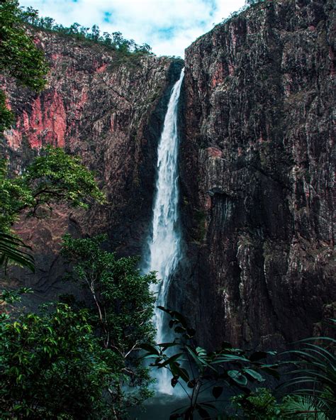 The Tallest Waterfall In Australia Wallaman Falls R Outdoors