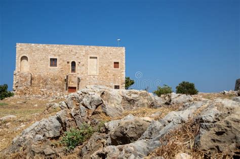 Ruinas Antiguas Construyendo Ventanas Blancas Antiguas De Una Ciudadela