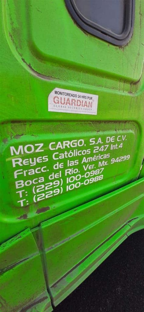 Tr Iler De Doble Remolque Se Vuelca Sobre La Autopista Cardel Veracruz