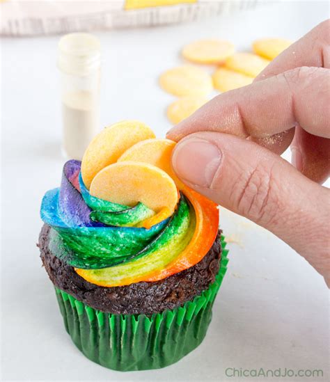 Rainbow Pot Of Gold Cupcakes For St Patrick S Day Chica And Jo