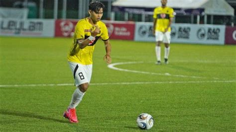 Persik Kediri Rekrut Gelandang Energik Asal Filipina Marwin Angeles