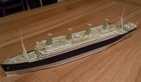 Michael's Model Railways: A Titanic Paint Job