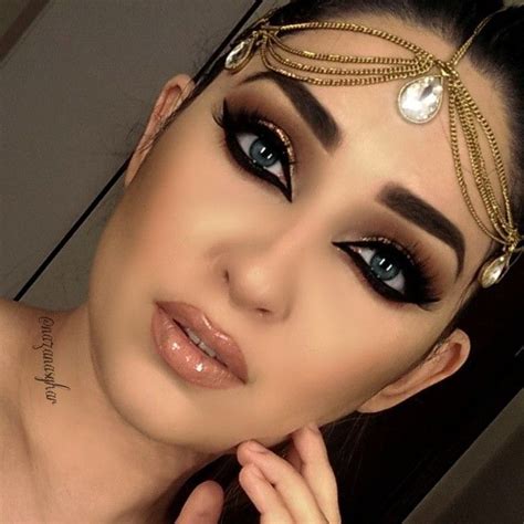 8 Hot Sexy Nazan Asghar Bikini Pics