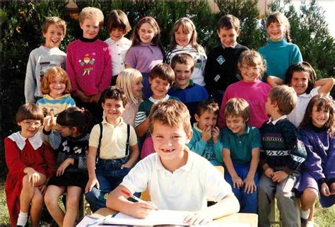 Photo De Classe CE1 1990 1991 De 1991 ECOLE LES SAULES RUE DES HATEES