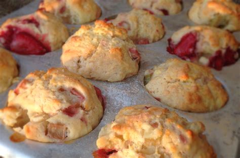 Muffins La Fraise Et La Rhubarbe