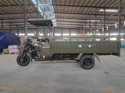 Three 3 Wheel Gasoline Motor Motorcycle Tricycle With Cargo Box A4 250cc Chongqing Beiyi Vehicle