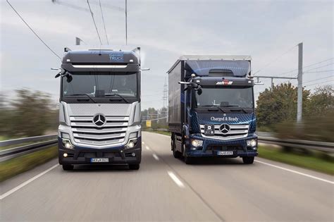 Daimler hydrogen fuel cell truck licensed for road use - Prime Mover ...