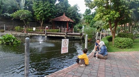 green pramuka square