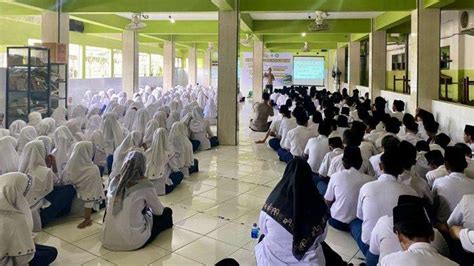 Sosialisasi Kamseltibcar Lantas Dan Dampak Kenakalan Remaja Di MTs