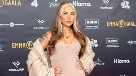 Evelina Räväytti Leikkaamalla Siilitukan Paljastaa Nyt Uuden Lookin