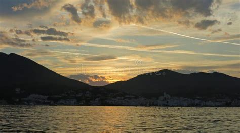 Puesta Del Sol De Cadaques Romanticismo En El Mar Mediterr Neo El