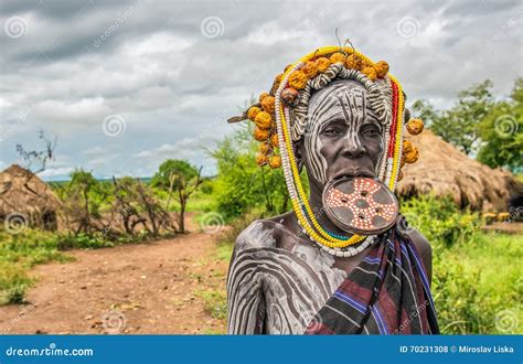 Femme De La Tribu Africaine Mursi Vallée D Omo Ethiopie Photo stock