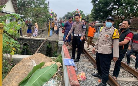 Heboh Mayat Perempuan Tanpa Identitas Ditemukan Di Pinggir Rel Cicurug