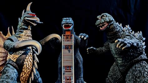 Sh Monster Arts Godzilla Vs Gigan 1972 And X Plus Toho Manics Line