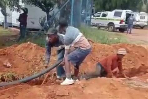 Police Disciplined After Cables Stolen In Front Of Police Station