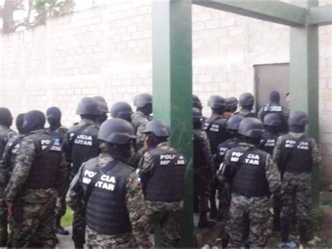 Armas E Indumentaria Militar Decomisan En Operativo En Olancho