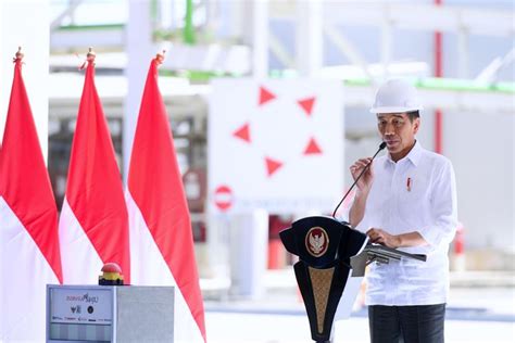 Foto Jokowi Tambah Alokasi Pupuk Subsidi Jadi Juta Ton Di