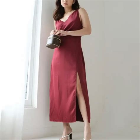 Atwell Camille Satin Dress Long Dress Maroon Red Wine Merah Marun Party