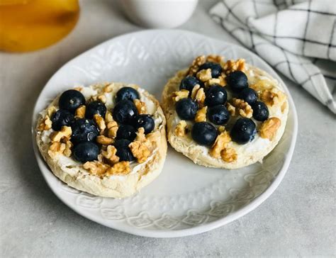 Tostadas De Queso Con Ar Ndanos Y Nueces Receta Ekilu