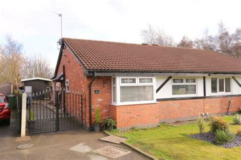 3 Bedroom Semi Detached Bungalow For Sale In Old Oak Drive Denton