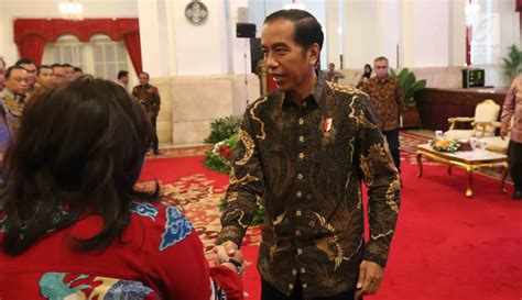 FOTO Presiden Jokowi Kumpulkan Para Pimpinan Bank Umum Foto Liputan6