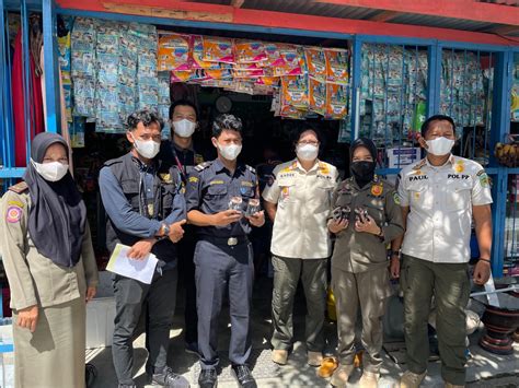 Bea Cukai Malili Operasi Pasar Sita Ratusan Batang Rokok Ilegal