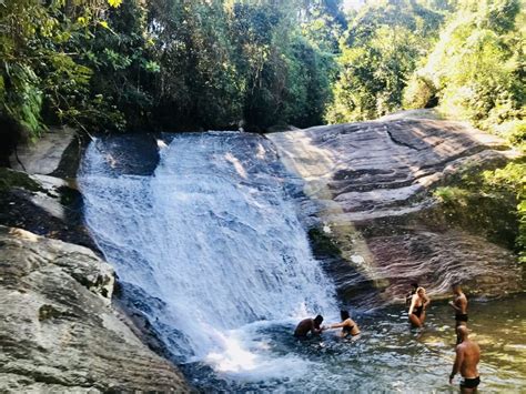 Os Passeios Refrescantes Nas Cachoeiras De Penedo Top Tour