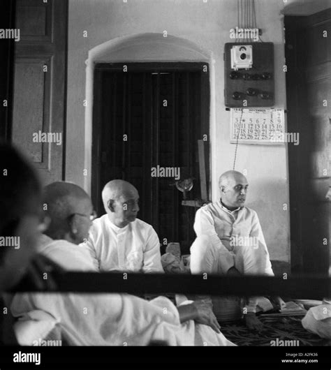 Mkg Mahatma Gandhi Mit Sardar Vallabhbhai Patel Und Jawaharlal