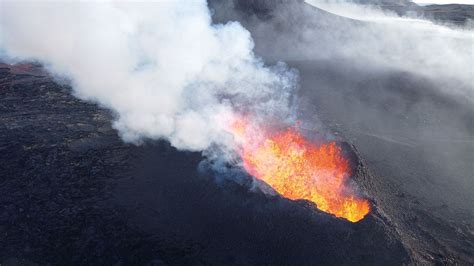 Live Ongoing Volcanic Eruption Near Reykjavik Iceland CGTN