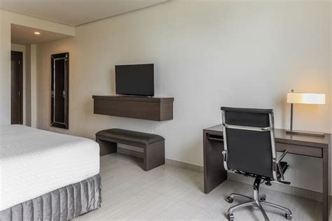 Crowne Plaza Panama Airport, an IHG Hotel Tocumen, Panama, PA - Reservations.com