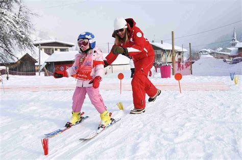 Ski Lessons in Les Gets | Mountain and Tradition