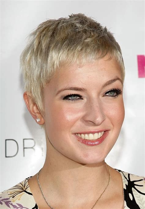 14 The Most Sensational Hairstyles For Short Thin Hair Hairstyles For