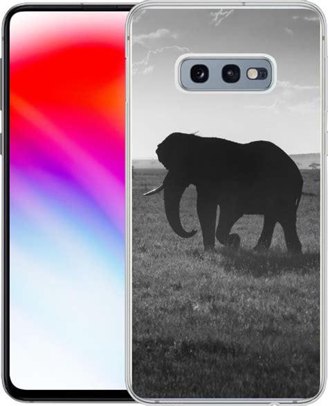 Samsung Galaxy S E Hoesje Silhouet Van Een Olifant In De Serengeti