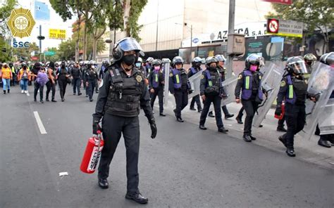 Vigilar N Mujeres Polic As Las Marchas Feministas De Ma Ana En La